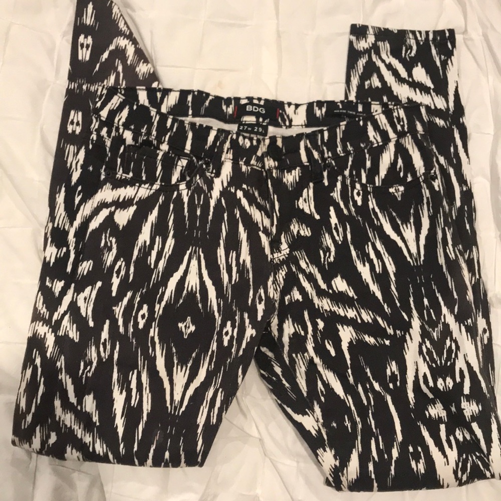 Black & white Pattern jeans